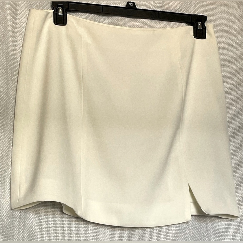 NWT Skies are Blue Girl Boss skirt